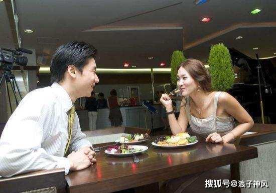 吃瓜视频相亲,相亲现场爆笑连连，甜蜜爱情悄然萌芽