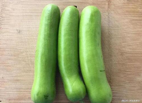 女子吃瓠子瓜好吗图片,美味与健康的双重享受