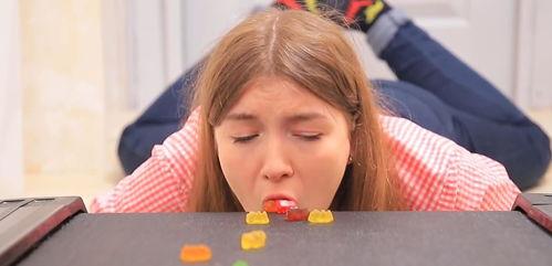 吃瓜小熊美貌红利,美貌红利下的网络红人崛起之路